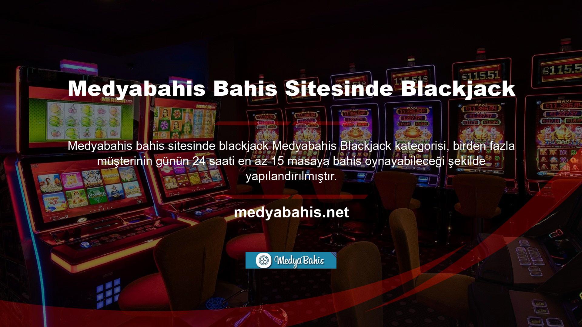Oyun, site hesap sahibinin diline bağlı olarak günlük olarak Türkçe ve İngilizce olarak oynanabilmektedir